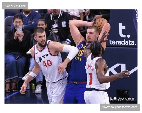 WNBA常规赛焦点战狂热对决火花季后赛争夺胜利或成最终排名关键 WNBA常规赛焦点战狂热对决火花季后赛争夺胜利或成最终排名关键